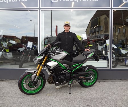  Geraden sind für schnelle Bikes, Kurven für schnelle Biker.