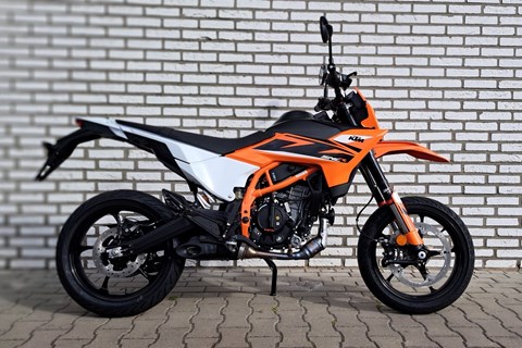 Zweirad Technik Bambach GmbH-News: 125 SMC R zum Spezial Preis + 4 Jahren Garantie