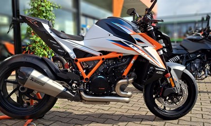 1390 Super Duke RR zum Herbst Kracher Preis + 4 Jahren Garantie