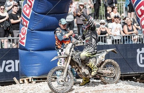 Jonny Walker y su TF 250-E hacen historia en el Erzbergrodeo 2025 