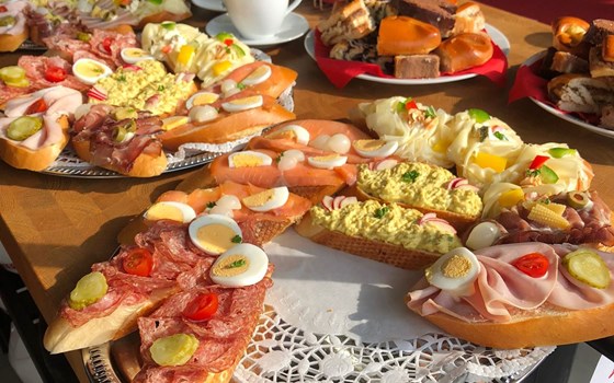 In Dobl scheint (fast) immer die Sonne und es herrscht gute Stimmung!  - Bild 3