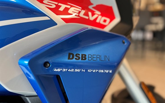 Neu im Store: Stelvio Duecento Tributo - Bild 2