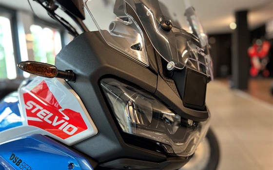 Neu im Store: Stelvio Duecento Tributo - Bild 6