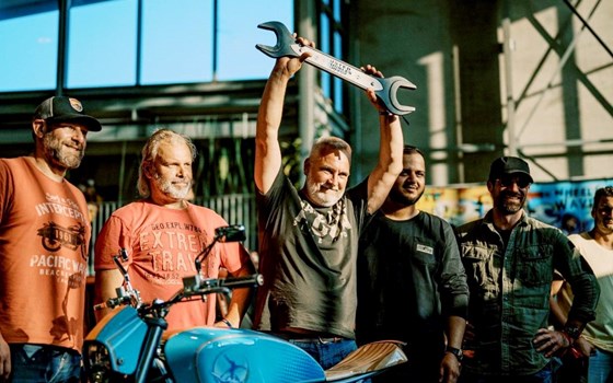 Motorrad-Bläsing  - Royal Enfield GT650 "Beach Cruiser" - Sieger des Busted Knuckles Contest Europe - Bild 3