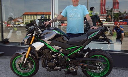 Meine Definition von Glück: 2 Räder, ein Motor und eine freie Straße