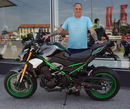 Meine Definition von Glück: 2 Räder, ein Motor und eine freie Straße