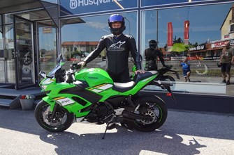 Das Leben ist zu kurz, um ein langweiliges Motorrad zu fahren.