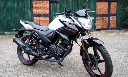 Yamaha YS 125 mit nur 1.037 Km!