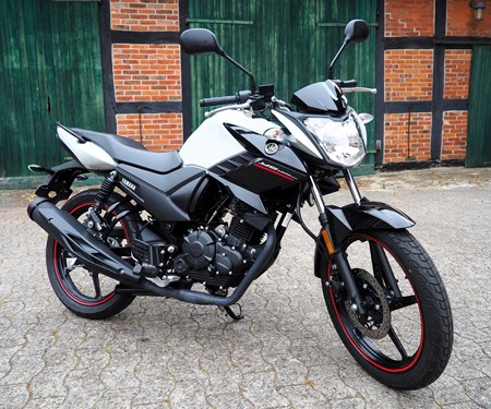 Yamaha YS 125 mit nur 1.037 Km!