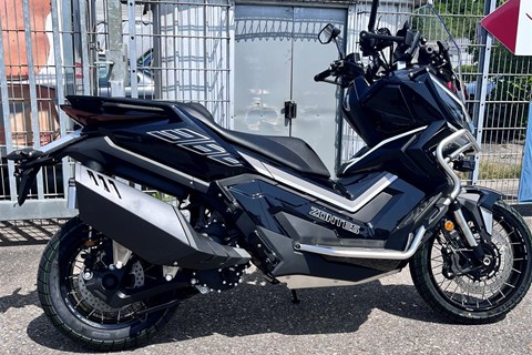 Auto Center Brenner GmbH-News: 1x Zontes 368 G in Schwarz sofort verfügbar