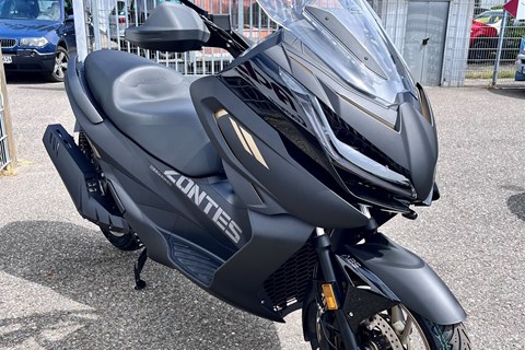 Auto Center Brenner GmbH-News: Noch 1 Fahrzeug sofort verfügbar! Zontes 368E in Schwarz