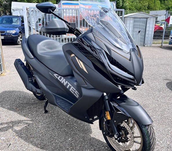 Noch 1 Fahrzeug sofort verfügbar! Zontes 368E in Schwarz 
Noch 1 Fahrzeug sofort verfügbar,
nächste Lieferung im Frühjahr
Der neue Maxi Scooter von Zontes
368 E
Und Nein, das E steht NICHT für Elekt ...