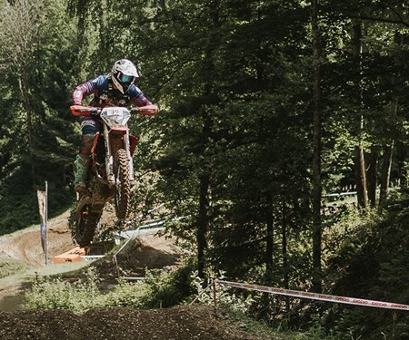 Hitzeschlacht in MATTIGHOFEN – ÖM-Lauf mit allem, was Motorsport ausmacht – Dramen, Podien und SIEGERMENTALITÄT