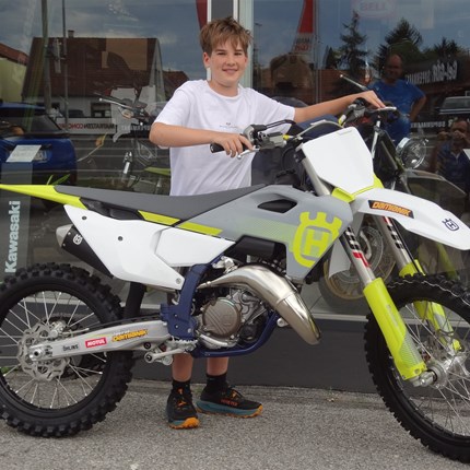 Tausche TC 85 gegen TC 125 !! 
Die Jugend wächst heran, die Bikes werden allmächlich zu klein. Da hilft nur eines: Die Husqvarna TC 85 gegen eine Husqvarn  ... Weiter >>