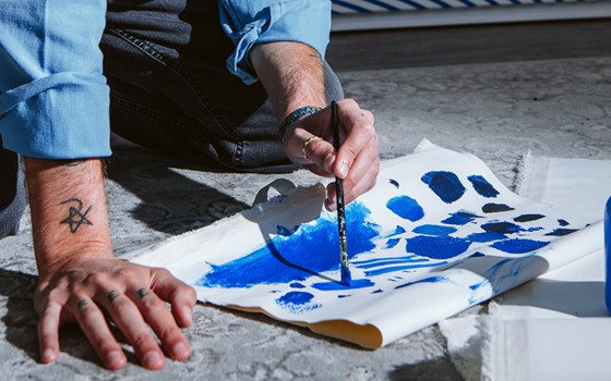 Die Panigale V4 Tricolore Italia inspiriert ein Kunstwerk des italienischen Künstlers Andrea Crespi - Bild 1