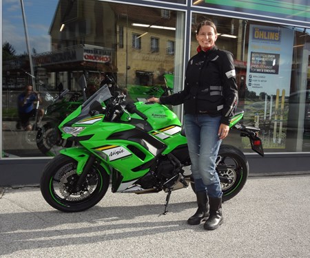 Motorradfahren ist viel zu schön, um es allein den Männern zu überlassen. 