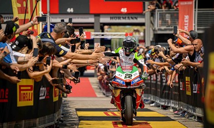 Lowes sichert Team bimota den ersten Podesterfolg | Kawasaki