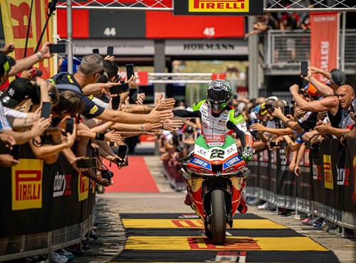 Lowes sichert Team bimota den ersten Podesterfolg | Kawasaki