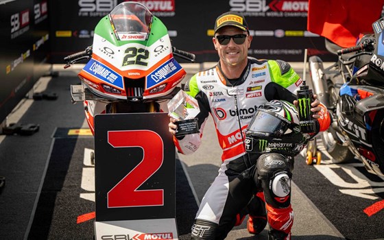 Lowes sichert Team bimota den ersten Podesterfolg | Kawasaki - Bild 2