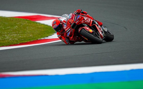 MotoGP Runde 10 in Assen: Marc Márquez siegt in Sprint und Rennen, Bagnaia auf Platz 3 - Bild 14