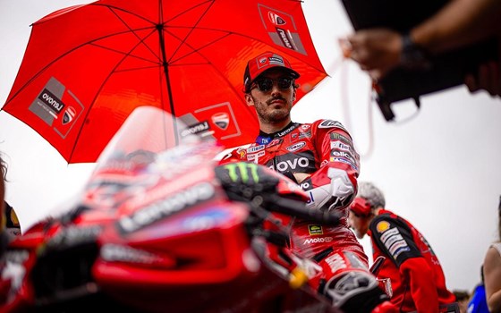 MotoGP Runde 10 in Assen: Marc Márquez siegt in Sprint und Rennen, Bagnaia auf Platz 3 - Bild 21