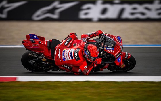 MotoGP Runde 10 in Assen: Marc Márquez siegt in Sprint und Rennen, Bagnaia auf Platz 3 - Bild 6