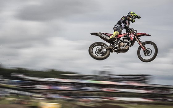 MXGP Runde 12 in Matterley Basin: Beide Desmo450 MX unter den Top 10 - Bild 16