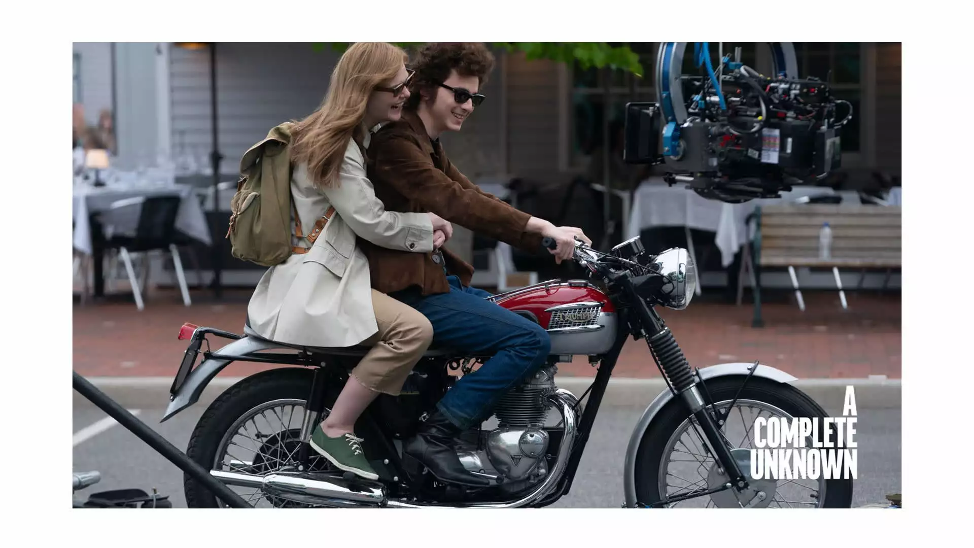 Die Triumph Bonneville T100 im Film A COMPLETE UNKNOWN