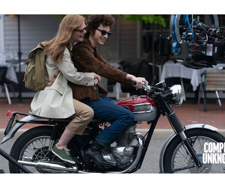 Die Triumph Bonneville T100 im Film A COMPLETE UNKNOWN