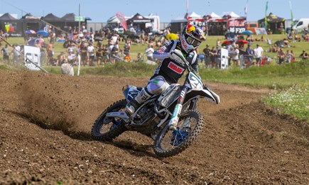 Everts scores third podium of the season as de Wolf fights through at MXGP of GB