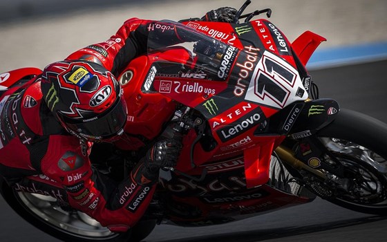 WSBK Runde 8 am Balaton: Bulega in beiden Rennen wieder auf P2, Bautista in Rennen 2 out - Bild 1