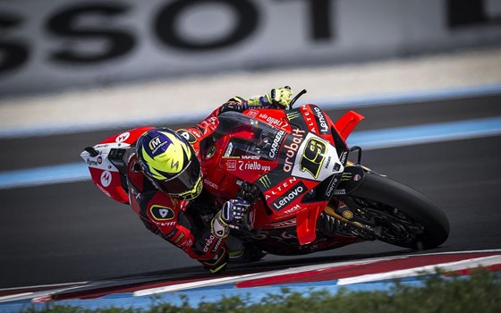 WSBK Runde 8 am Balaton: Bulega in beiden Rennen wieder auf P2, Bautista in Rennen 2 out - Bild 13