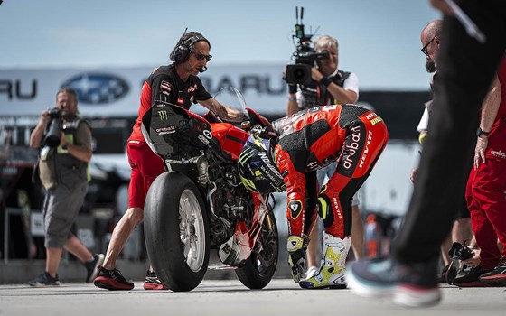 WSBK Runde 8 am Balaton: Bulega in beiden Rennen wieder auf P2, Bautista in Rennen 2 out - Bild 23