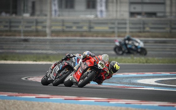 WSBK Runde 8 am Balaton: Bulega in beiden Rennen wieder auf P2, Bautista in Rennen 2 out - Bild 24