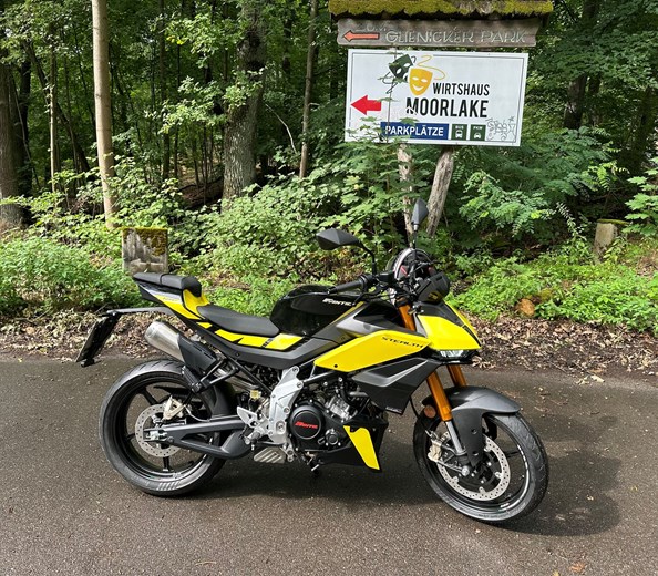 Mit der Fantic 125 Stealth Street die erste kleine Testfahrt. Auf jeden Fall ein Spaßmacher!
Durch Umstrukturierung kam es ja zu Lieferverzögerungen bei den Neufahrzeugen. Und durch die Überproduktion in der E-Bike & E-Roller Sparte und ...