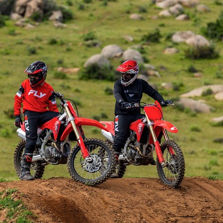 OFFROAD 2025 – HONDA CRF250 und CRF450 JETZT LAGERND!