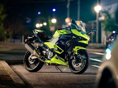 Farbenvielfalt für die neue Saison: Ninja-Modelle 2026 | Kawasaki