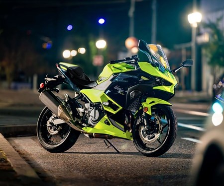 Farbenvielfalt für die neue Saison: Ninja-Modelle 2026 | Kawasaki