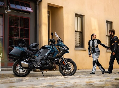 Bereit für die nächste Etappe: Neue Farben für die Versys 1100 MY26 | Kawasaki