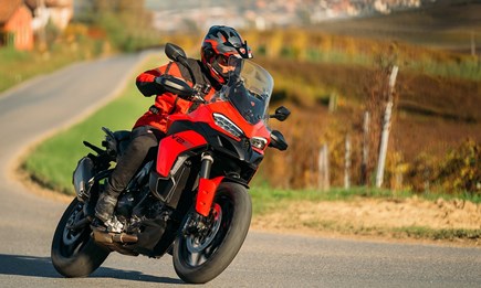 Testsieg beim Alpen-Masters 2025: Ducati Multistrada V2 S überzeugt auf ganzer Linie