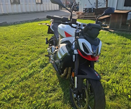 Vorführer Aprilia Tuono 457 Vorführer Aprilia Tuono 457