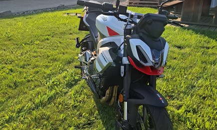 Vorführer Aprilia Tuono 457 Vorführer Aprilia Tuono 457