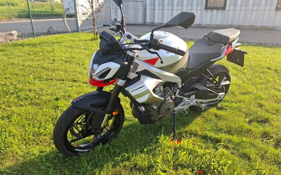 Vorführer Aprilia Tuono 457 - Bild 4