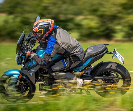 Umbausatz für ein sportlich-puristisches Heck für die BMW F 900 R und F 900 XR