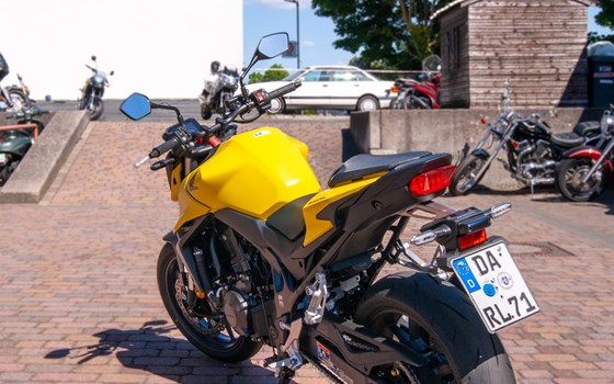 Honda Hornet 750 - Bild 2