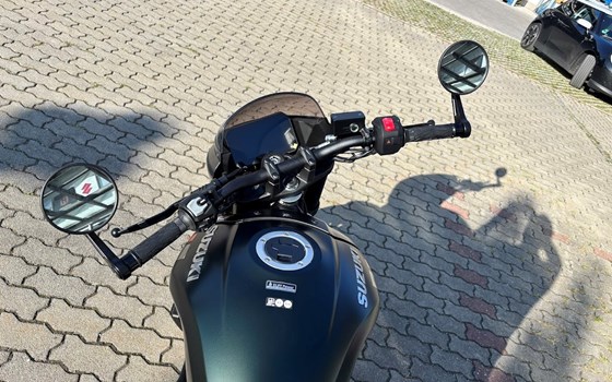 SUZUKI GSX-8TT Neuheit 2025 eingetroffen - Bild 3