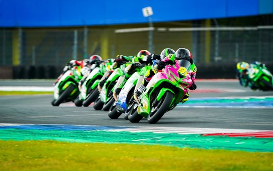 Packende Rennen im hochkarätigen Umfeld der IDM | Kawasaki - Bild 3