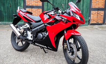 Honda CBR 125 R im Topzustand! Honda CBR 125 R im Topzustand!