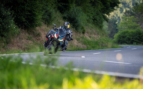 Wunderlich MARATHON-Scheibe für die BMW M 1000 XR - Bild 2