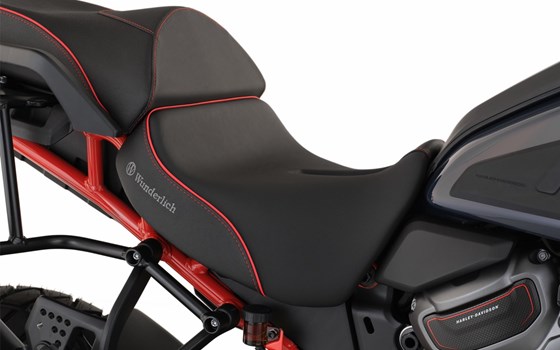 Fahrer und Beifahrer Sitzbänke für die Harley-Davidson Pan America 1250 ST. In Schwarz-Rot  - Bild 1